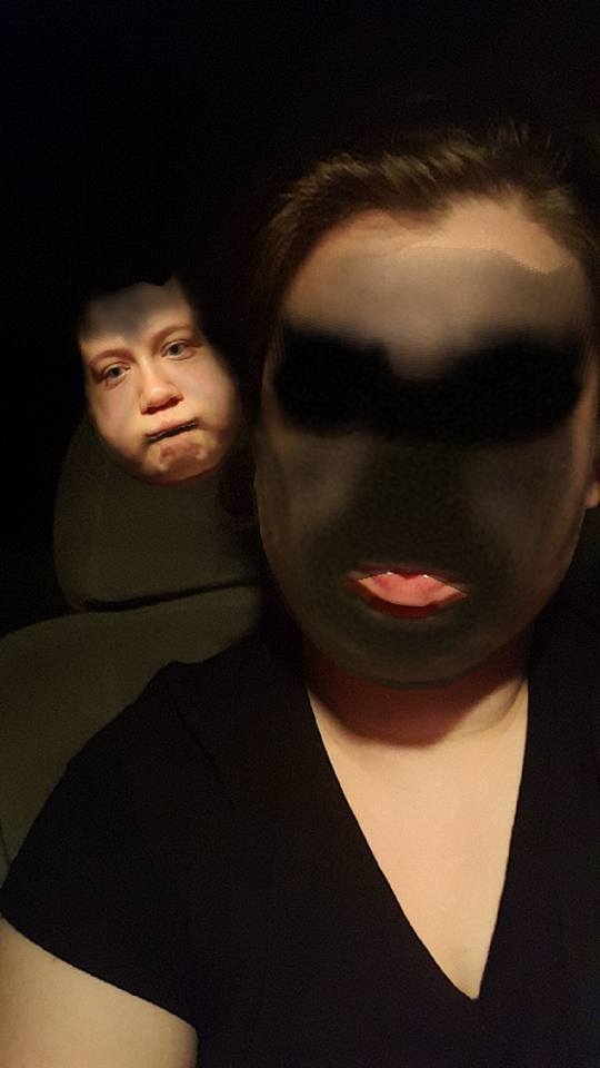 
Muốn biết gương mặt ma quỷ trông như thế nào, hãy sử dụng Snapchat... (Ảnh: Internet)