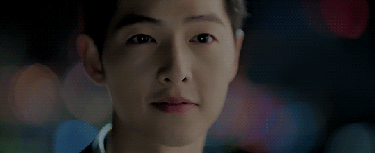 “Yêu hụt” trong phim, Song Joong Ki và Kim Ji Won sánh đôi ngoài đời