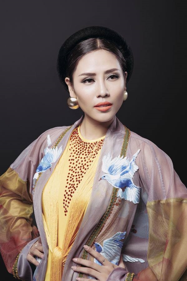 Trang phục truyền thống của Nguyễn Thị Loan tại Miss Grand 2016