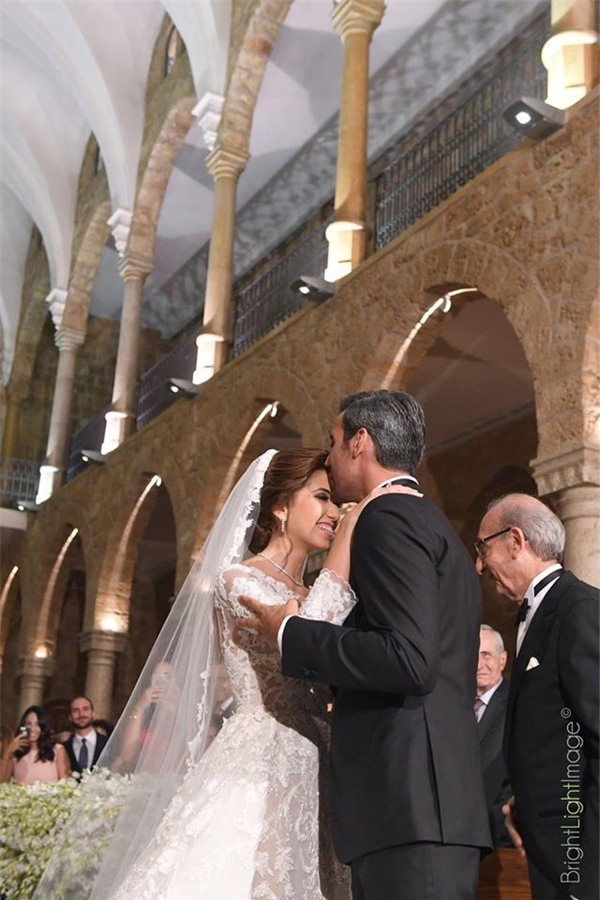 Chàng doanh nhân Trung Đông chi bạo cho lễ cưới xa xỉ như hoàng gia