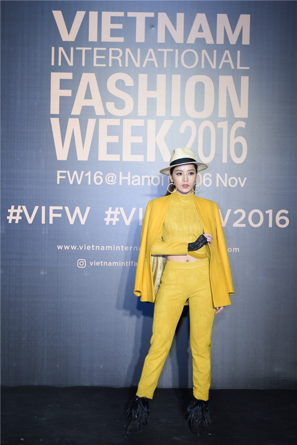 Chi Pu cá tính, tự tin "đọ sắc" cùng dàn Hoa hậu Việt tại VIFW 2016