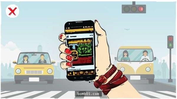 ​Vừa sử dụng điện thoại vừa tham gia giao thông thực sự rất nguy hiểm dù xe chạy rất chậm, khi gặp tình huống bất ngờ cũng sẽ không kịp phản ứng.