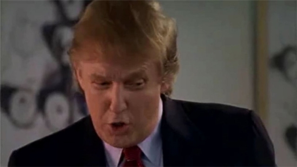 
Trong tập phim Elizabeth, ông Trump vào vai ông chủ nhà hàng.
