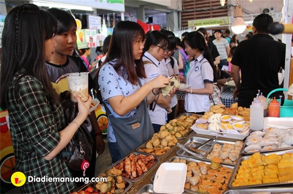 Ăn chơi tẹt ga tại hội chợ ẩm thực “Lê La Đường Phố” gây sốt giới trẻ