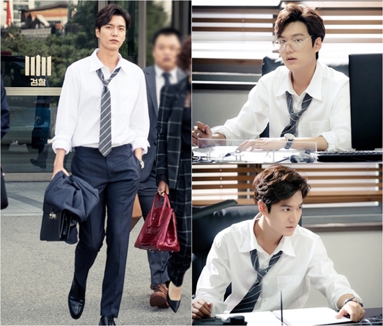 
Heo Joon Jae trong hình ảnh một chàng công tố viên bảnh bao với quần âu, áo sơ mi và cà vạt trễ cổ.