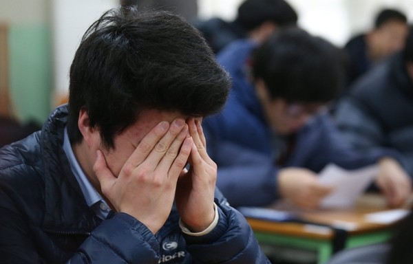 Học sinh Hàn Quốc luôn sống trong những ngày đen tối suốt những ngày tháng ôn luyện thi đại học.