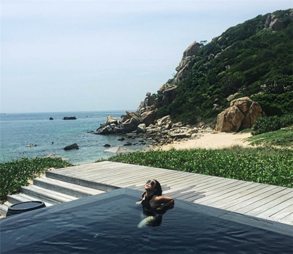 Bạn có biết, Ninh Thuận còn nổi tiếng nhờ vào resort Amanoi xa xỉ sang chảnh, với giá phòng lên đến 100 triệu 1 đêm, thực sự sẽ đem lại cho bạn lần cảm giác nghỉ dưỡng “sang chảnh” giữa thiên nhiên trong lành.