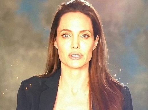 
Nữ diễn viên xuất hiện trong video.