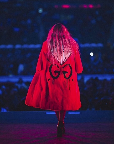 Hồ Ngọc Hà “đụng” áo khoác trăm triệu với Beyoncé