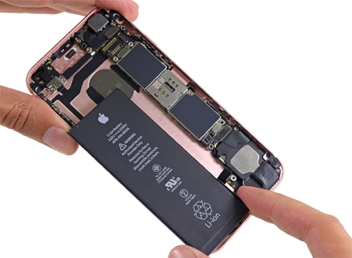 
Apple thừa nhận iPhone 6s bị lỗi pin, sập nguồn. (Ảnh: internet)