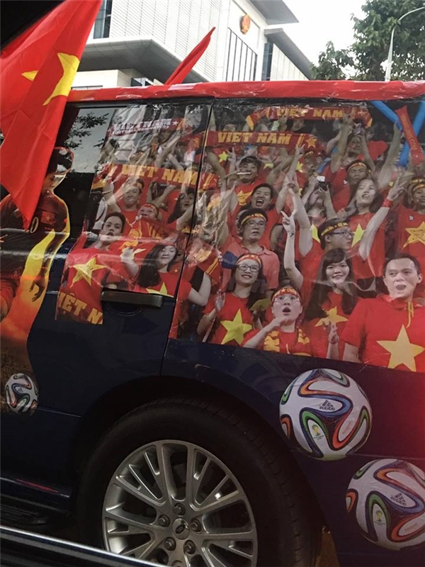 Muôn màu cách tiếp lửa của CĐV Việt Nam trước trận bán kết 