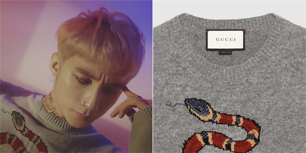 
Sơn Tùng và chiếc áo bị nghi là hàng “fake” của Gucci do phần gân cổ áo khác biệt (một bên chìm, một bên nổi).
