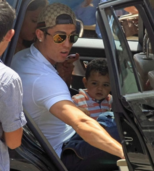 Cuộc sống đáng ghen tị của con trai CR7: Cristiano Ronaldo Junior