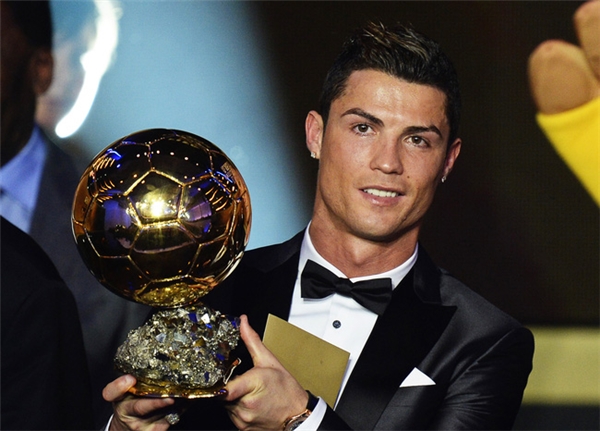 Ronaldo đánh bại Messi, chính thức giành Quả bóng vàng 2016