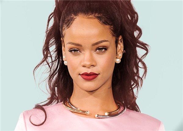 
Rihanna giành 8 đề cử tại Grammy 2017.