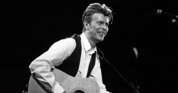 
Đã đến lúc Grammy cần công nhận tài năng của thần tượng quá cố David Bowie.