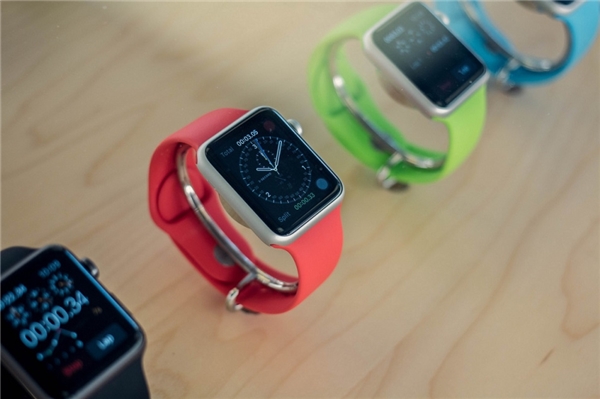 Apple bất ngờ bán Apple Watch hàng tân trang giá cực rẻ