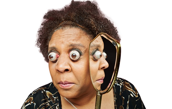 
Mắt lồi xa nhất: Kim Goodman (người Mỹ) với cặp mắt có thể lồi ra khỏi hốc mắt xa đến 12mm