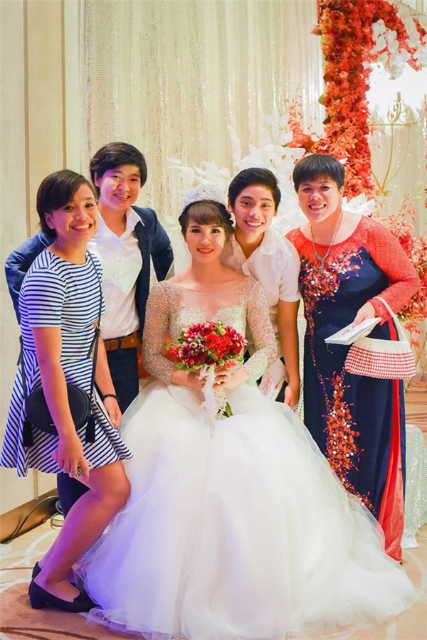 Vũ Thị Trang vô cùng lộng lẫy trong bộ soiree làm lễ cưới tại TP.HCM. (Ảnh: FBNV)