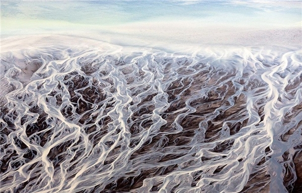
Những dòng sông tại Iceland nhìn từ trên cao khiến ta liên tưởng đến một tác phẩm hội họa ấn tượng.