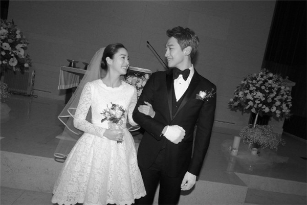 Rain và Kim Tae Hee đi trăng mật, không có chuyện “cưới chạy bầu”