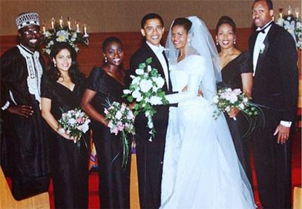 
Và với chính bàn tay giúp đỡ của người phụ nữ tuyệt vời này, Barack Obama đã nhậm chức Tổng thống da màu đầu tiên của nước Mỹ và có một sự nghiệp chính trị không gì huy hoàng bằng.