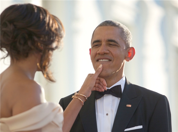 
Đệ nhất phu nhân Michelle LaVaughn Robinson từng xúc động nói: “Tôi kết hôn với Barack Obama không phải bởi ngoại hình mà vì tâm lý sâu sắc và tình yêu chân thành”.