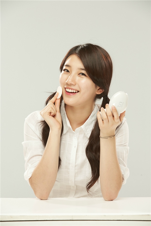 
Hiện tại, "tình đầu" là một trong những sao nữ trẻ tuổi có nguồn thu nhập cao đáng ngưỡng mộ của xứ Hàn.
