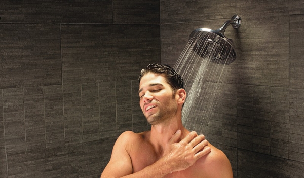 
Người chọn bờ vai làm vị trí tắm đầu tiên sở hữu tinh thần trách nhiệm và khả năng tập trung cao độ.