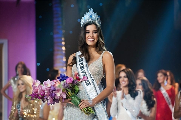 
Đến năm 2014, Paulina Vega mới mang về vương miện Hoa hậu Hoàn vũ thứ hai cho Colombia. Trước đó, đất nước này cũng nhiều lần được xướng tên trong top 5 hay vị trí Á hậu 1, Á hậu 2 tại Miss Universe.