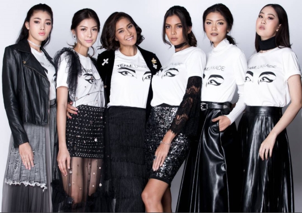 
Hanasha đang trực thuộc công ty quản lý người mẫu nổi tiếng nhất Thái Lan Apple Model Management ở Bangkok. Tại The Face, Hanasha thuộc đội của Lukkade.