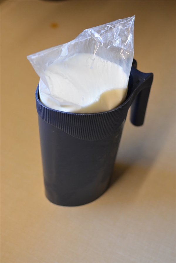 
Uruguay: 1 bịch sữa 1 lít