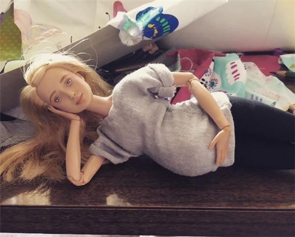 Các nàng búp bê Barbie giờ đã làm mẹ - một câu chuyện đầy ý nghĩa