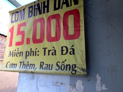 
Các quán ăn bình dân của Sài Gòn thường là "thiên đường" của những thứ miễn phí. (Ảnh: Internet)