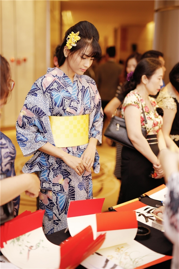 Trương Thị May diện kimono xinh hơn cả gái Nhật - Tin sao Viet - Tin tuc sao Viet - Scandal sao Viet - Tin tuc cua Sao - Tin cua Sao