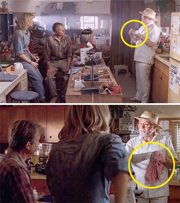 
Jurassic Park (1993): Hammond dùng một chiếc khăn màu trắng nhỏ xíu để lau một chiếc ly. Nhưng sau đó, chiếc khăn bỗng đổi màu và tăng kích cỡ.