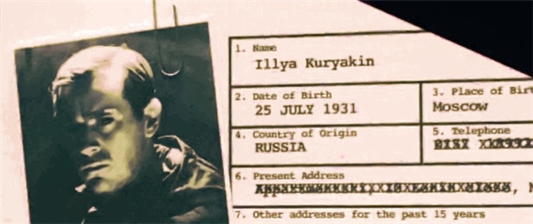 
The Man from U.N.C.L.E. (2015): Hồ sơ ghi rằng Illya Kuryakin sinh vào ngày 25/07/1931 tại Nga. Thế nhưng mãi đến năm 1991 thì nước Nga (hay Liên bang Nga) mới thành lập, còn giai đoạn từ 1922 đến 1991 thì đó là Liên Xô (hay Liên bang Xô Viết).