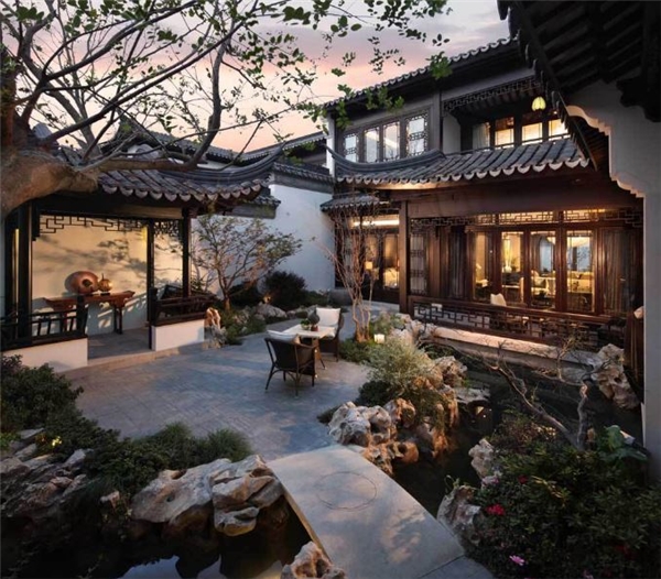 
Những khu vườn ở đây được thiết kế dựa trên Tô Châu Viên Lâm, Vườn cây cảnh cổ điển Tô Châu, còn gọi là Cô Châu, một kiến trúc lâm viên ở trong nội thành của Tô Châu, một trong những Di sản Văn hóa được UNESCO công nhận.